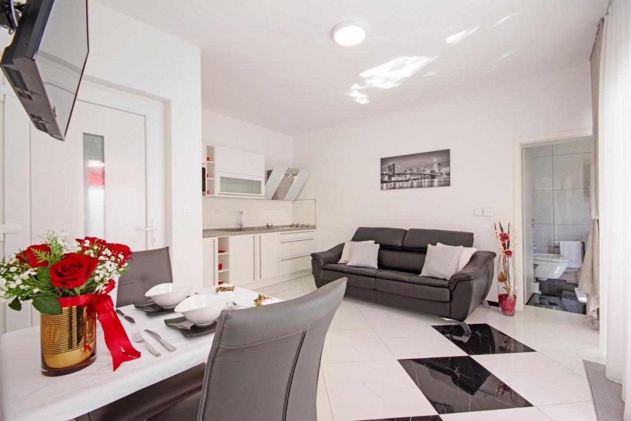 Villa Inis Makarska Ngoại thất bức ảnh